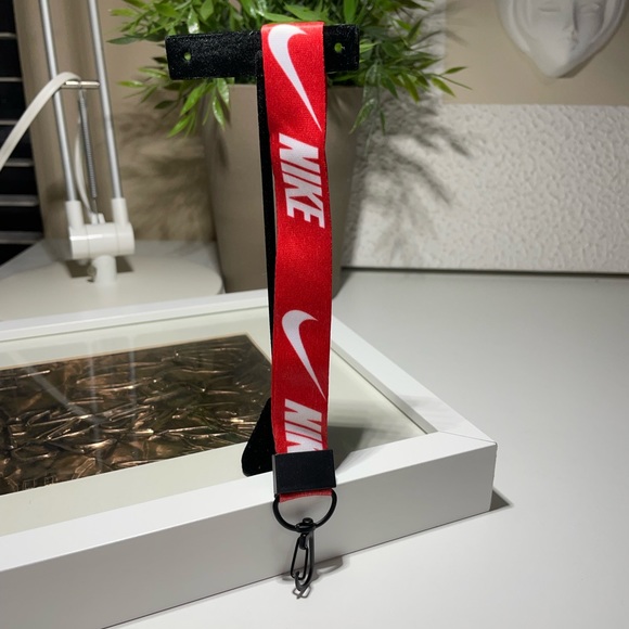 Nike Short Lanyard Wristlet Phone Car Bag Charm Keychain - Picture 8 of 9